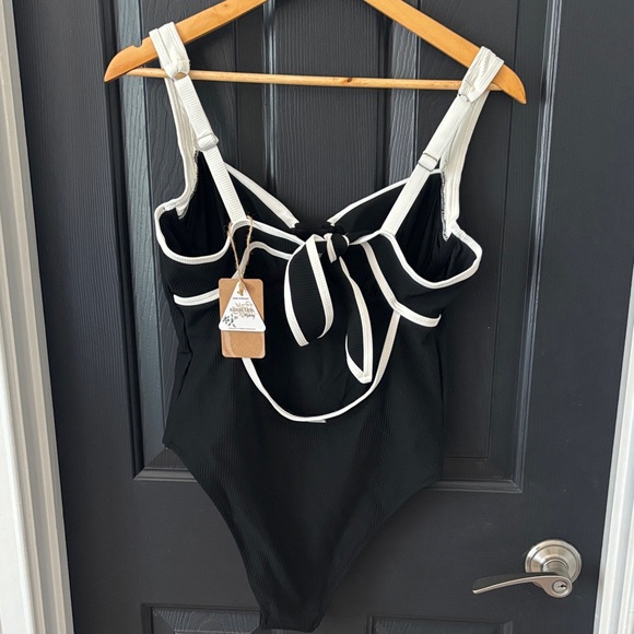 Women’s Black & White One-Piece Swimsuit - Underwire Support - Picture 2 of 4